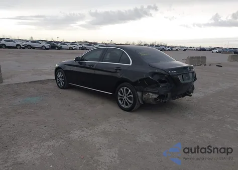 2016 Mercedes-Benz C 300 4Matic из США, поврежденный, VIN 55SWF4KB9GU169796